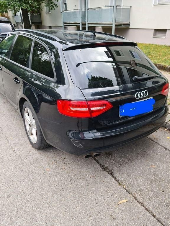 Schwarz Gebraucht 2012 Audi A4 Ambiente Kombi | 8.000 € (Fairer Preis) - Bild 1/4