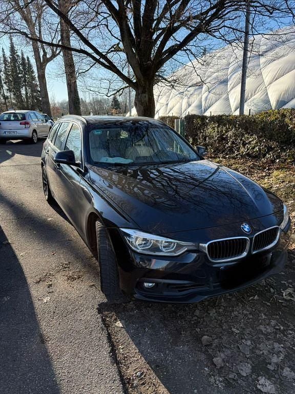 Gebraucht BMW 330 Sport Line 252 PS (185 kW) 2018 Schwarz Kombi
