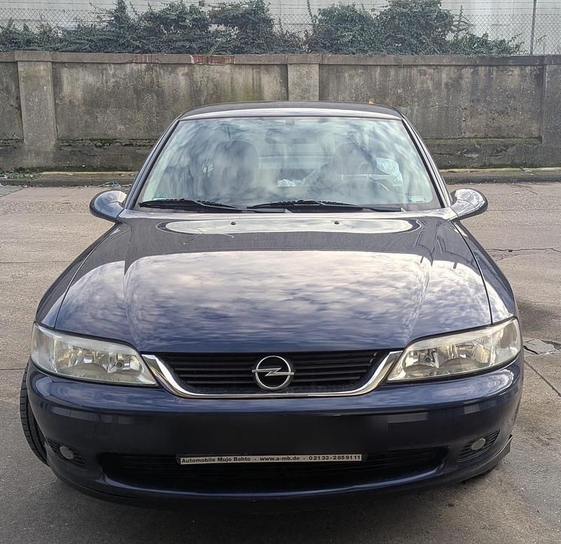 Blau Gebraucht 1999 Opel Vectra Limousine | 1.750 € (Fairer Preis) - Bild 1/4