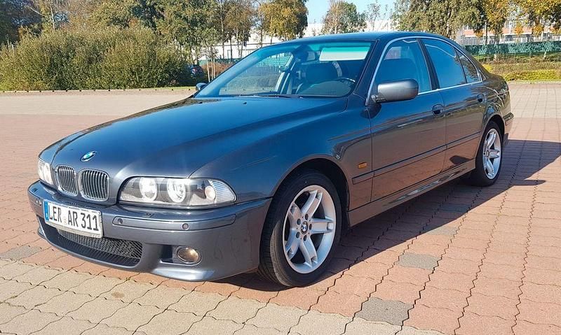 Grau Gebraucht 2001 BMW 520 Sport Line Limousine | 2.990 € (Fairer Preis) - Bild 1/4