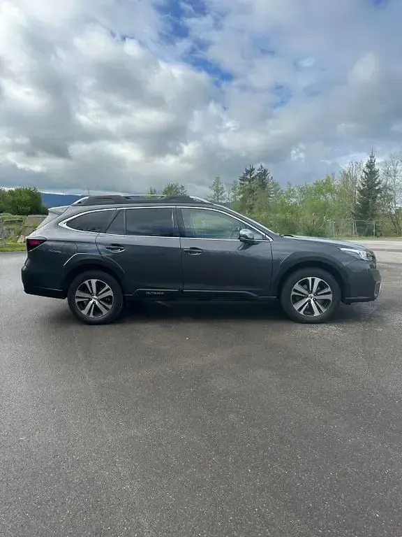 Gebraucht Subaru Outback Platinum 169 PS (124 kW) 2021 Grau Kombi