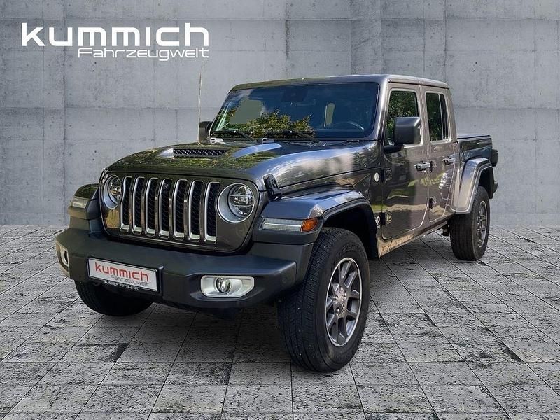 Grau Gebraucht 2021 Jeep Gladiator Overland SUV | 47.900 € (Etwas zu teuer) - Bild 1/4
