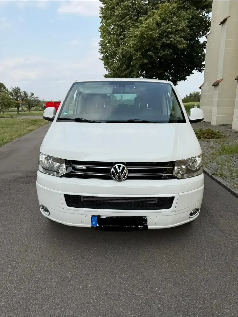 Gebraucht VW Multivan Highline 179 PS (131 kW) 2012 Weiß Van / Kleinbus