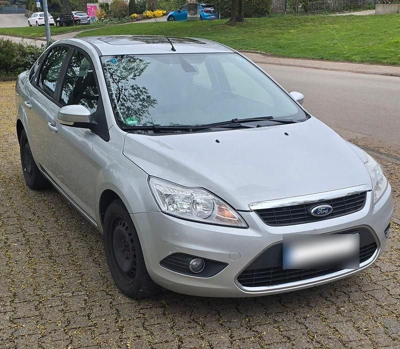 Second-hand Ford Focus Ghia 145 CP (106 kW) 2008 Argintiu Berlinǎ