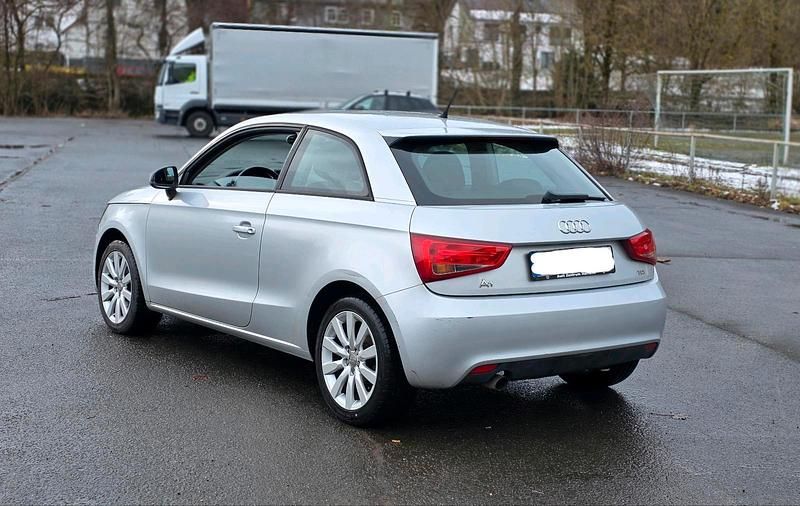 Gebraucht Audi A1 Ambiente 105 PS (77 kW) 2010 Silber Kleinwagen
