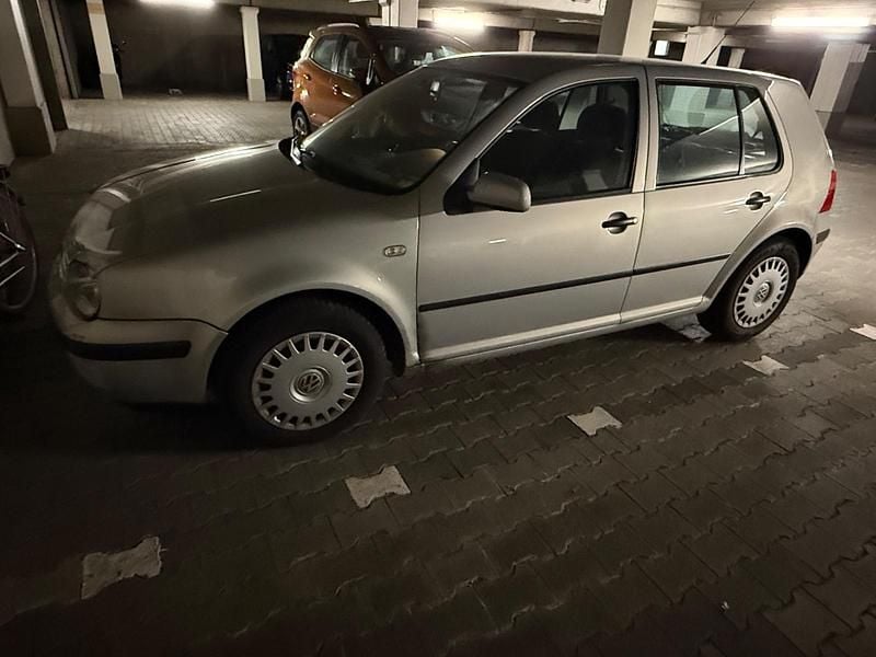 Gebraucht VW Golf III 90 PS (66 kW) 1999 Silber Kleinwagen