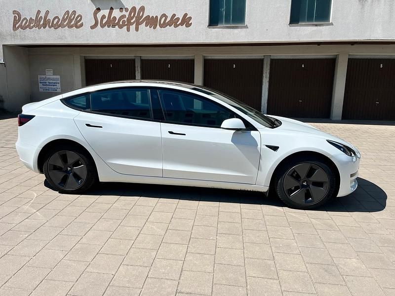 Gebraucht Tesla Model 3 RWD 208 kW (283 PS) 2023 Weiß Limousine