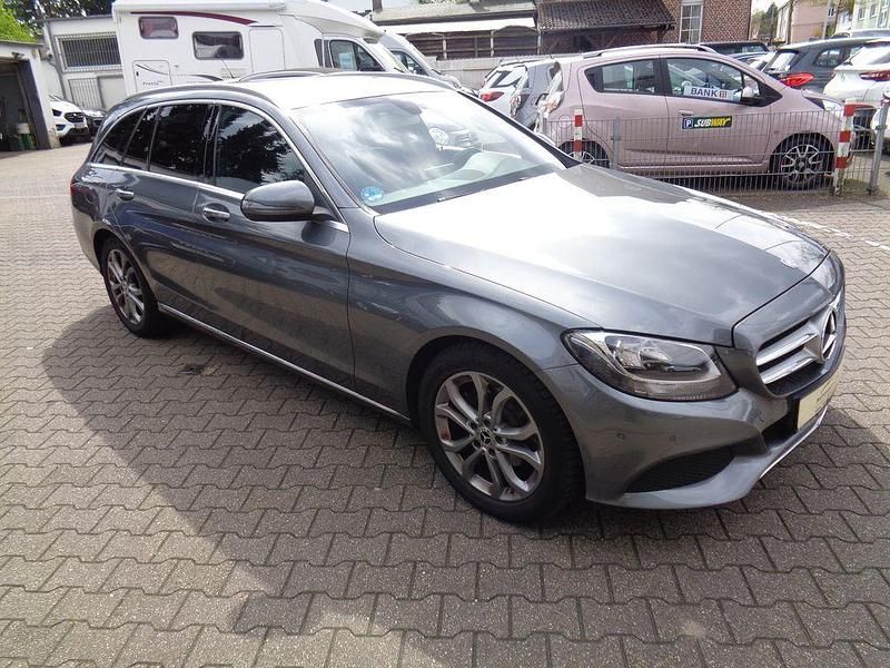 Gebraucht Mercedes C180 156 PS (114 kW) 2017 Grau Limousine