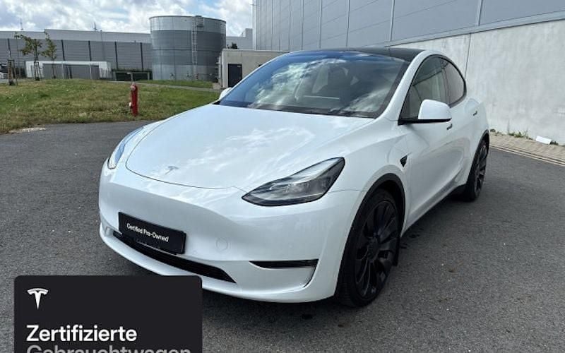 Weiß Gebraucht 2022 Tesla Model Y Performance SUV | 38.900 € (Fairer Preis) - Bild 1/4