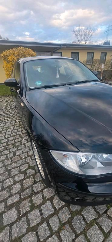 Gebraucht BMW 118 129 PS (94 kW) 2005 Schwarz Kleinwagen