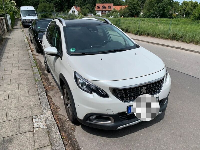 Weiß Gebraucht 2019 Peugeot 2008 Allure SUV | 14.800 € (Fairer Preis) - Bild 1/4