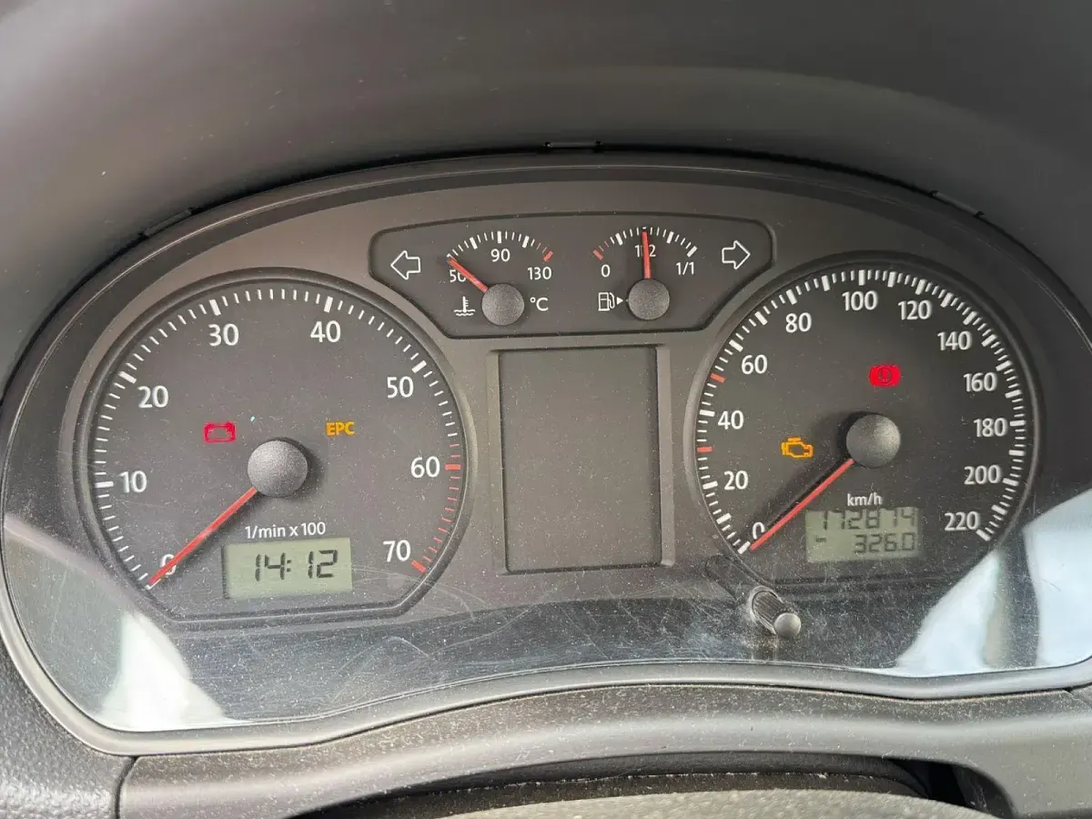 Używany VW Polo Trendline 64 KM (47 kW) 2005 Niebieski Hatchback