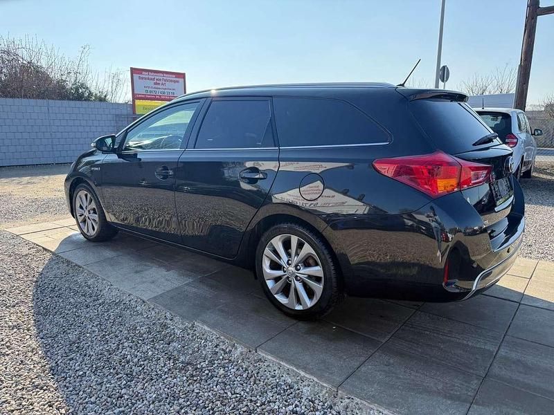 Gebraucht Toyota Auris Hybrid Life 99 PS (72 kW) 2014 Schwarz Kombi