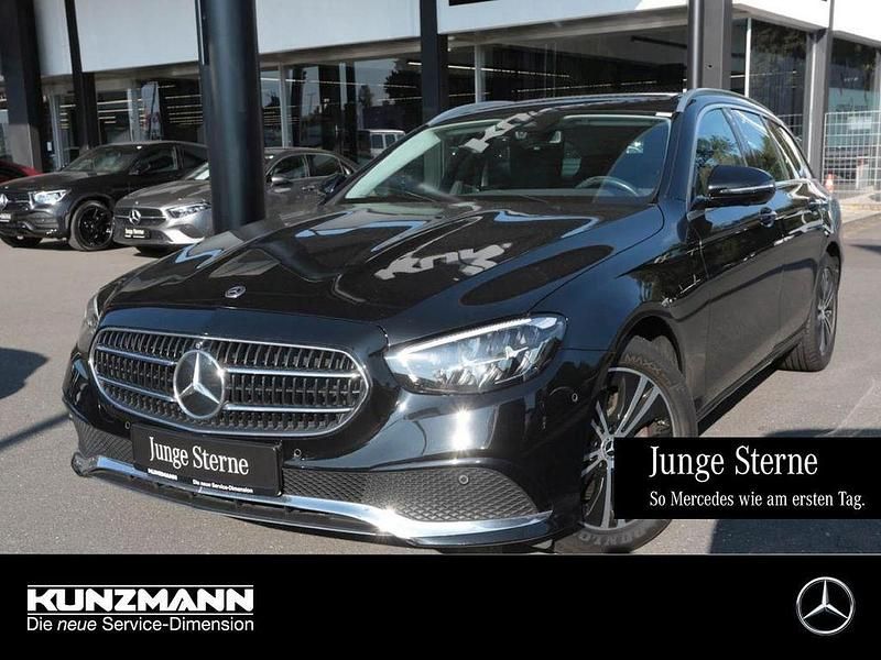 Schwarz Gebraucht 2022 Mercedes E220 Avantgarde Kombi | 33.340 € (Fairer Preis) - Bild 1/4