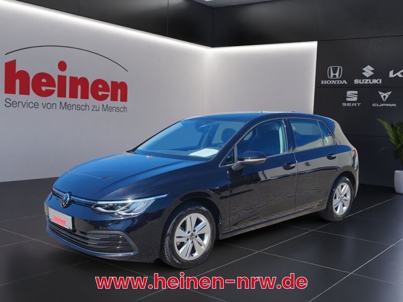 Schwarz Gebraucht 2022 VW Golf VIII Life Limousine | 18.459 € (Fairer Preis) - Bild 1/4