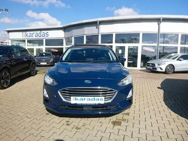 Używany Ford Focus 120 KM (88 kW) 2020 Niebieski Sedan/Limuzyna