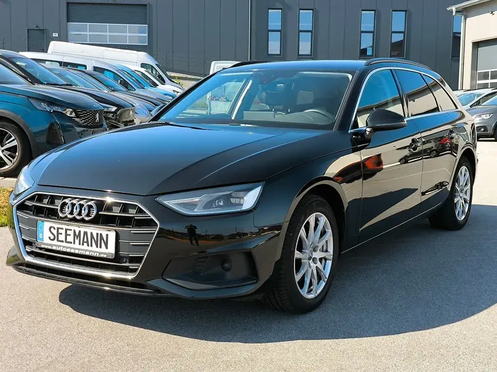 Gebraucht Audi A4 Ambiente 204 PS (150 kW) 2021 Schwarz Kombi
