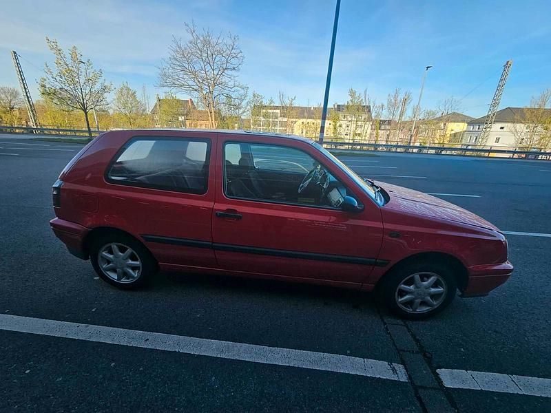 Gebraucht VW Golf III 60 PS (44 kW) 1996 Rot Kleinwagen