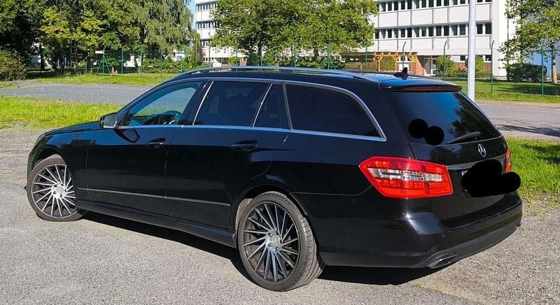 Gebraucht Mercedes E500 408 PS (300 kW) 2012 Schwarz Kombi