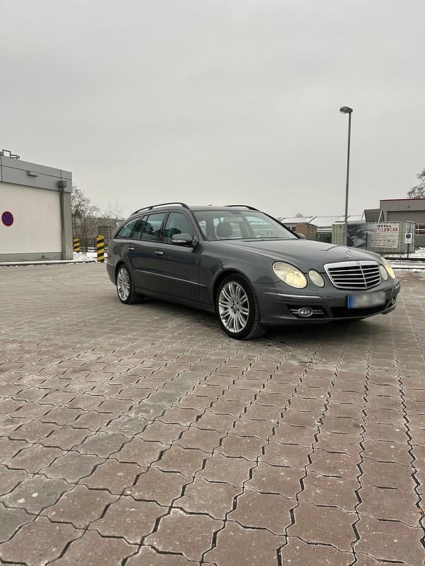 Gebraucht Mercedes E280 Avantgarde 190 PS (139 kW) 2008 Grau Kombi