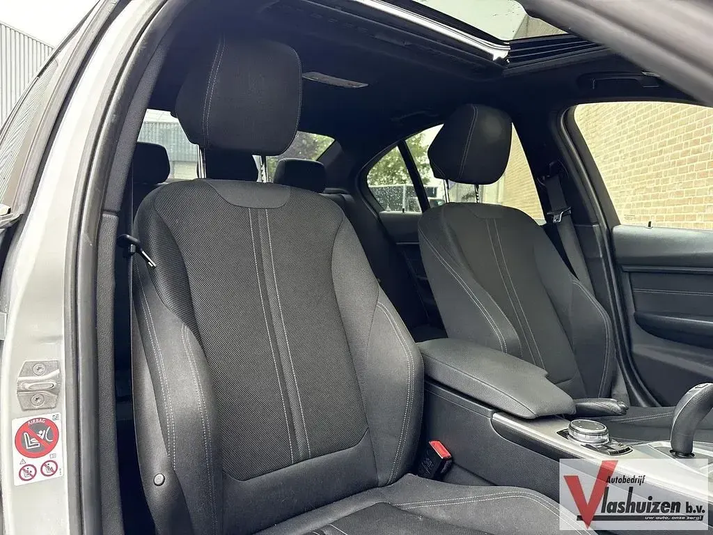 Gebraucht BMW 330e Executive 252 PS (185 kW) 2016 Grau Limousine