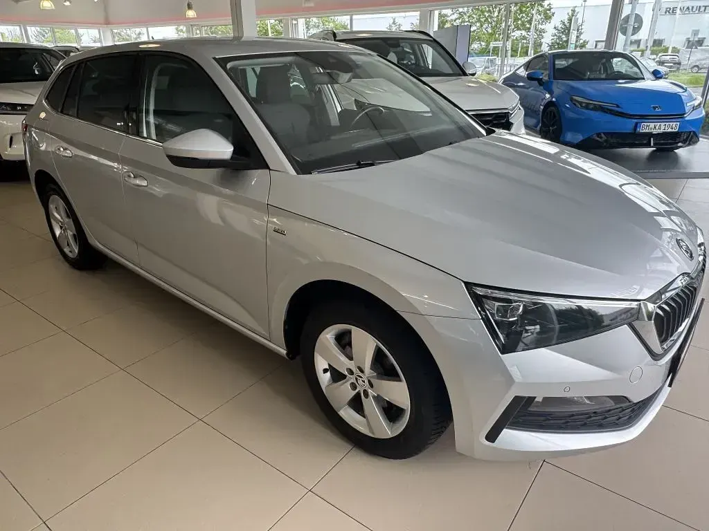 Gebraucht Skoda Scala Clever 110 PS (80 kW) 2021 Silber Kleinwagen