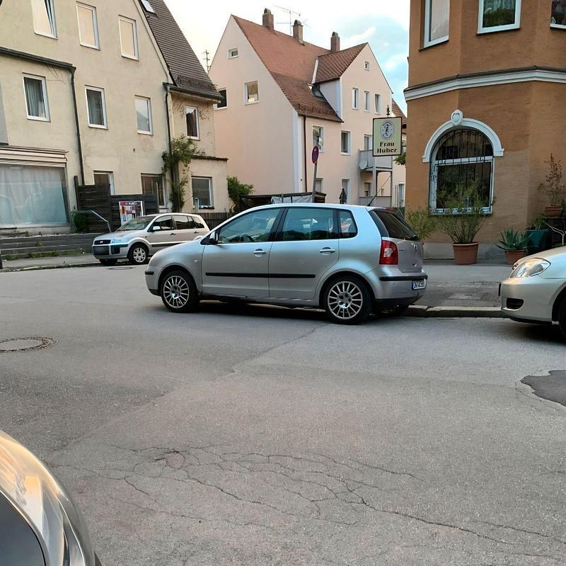 Gebraucht VW Polo Highline 64 PS (47 kW) 2002 Silber Limousine