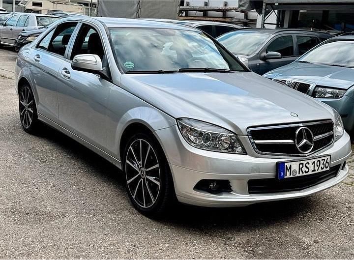 Silber Gebraucht 2007 Mercedes C200 Limousine | 7.290 € (Fairer Preis) - Bild 1/4