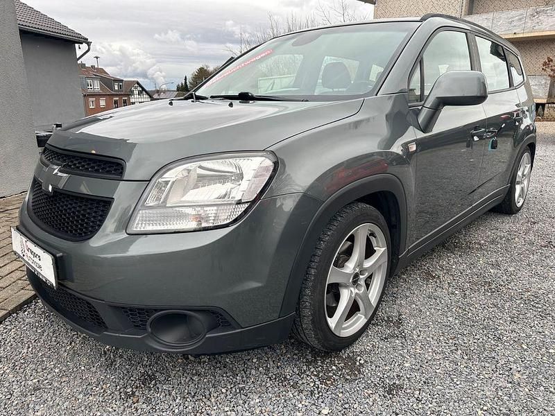 Gebraucht Chevrolet Orlando LS 141 PS (103 kW) 2011 Grau Van / Kleinbus