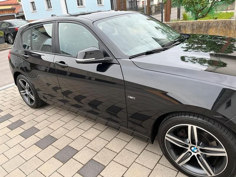 Gebraucht BMW 118 Sport Line 150 PS (110 kW) 2011 Schwarz Kleinwagen