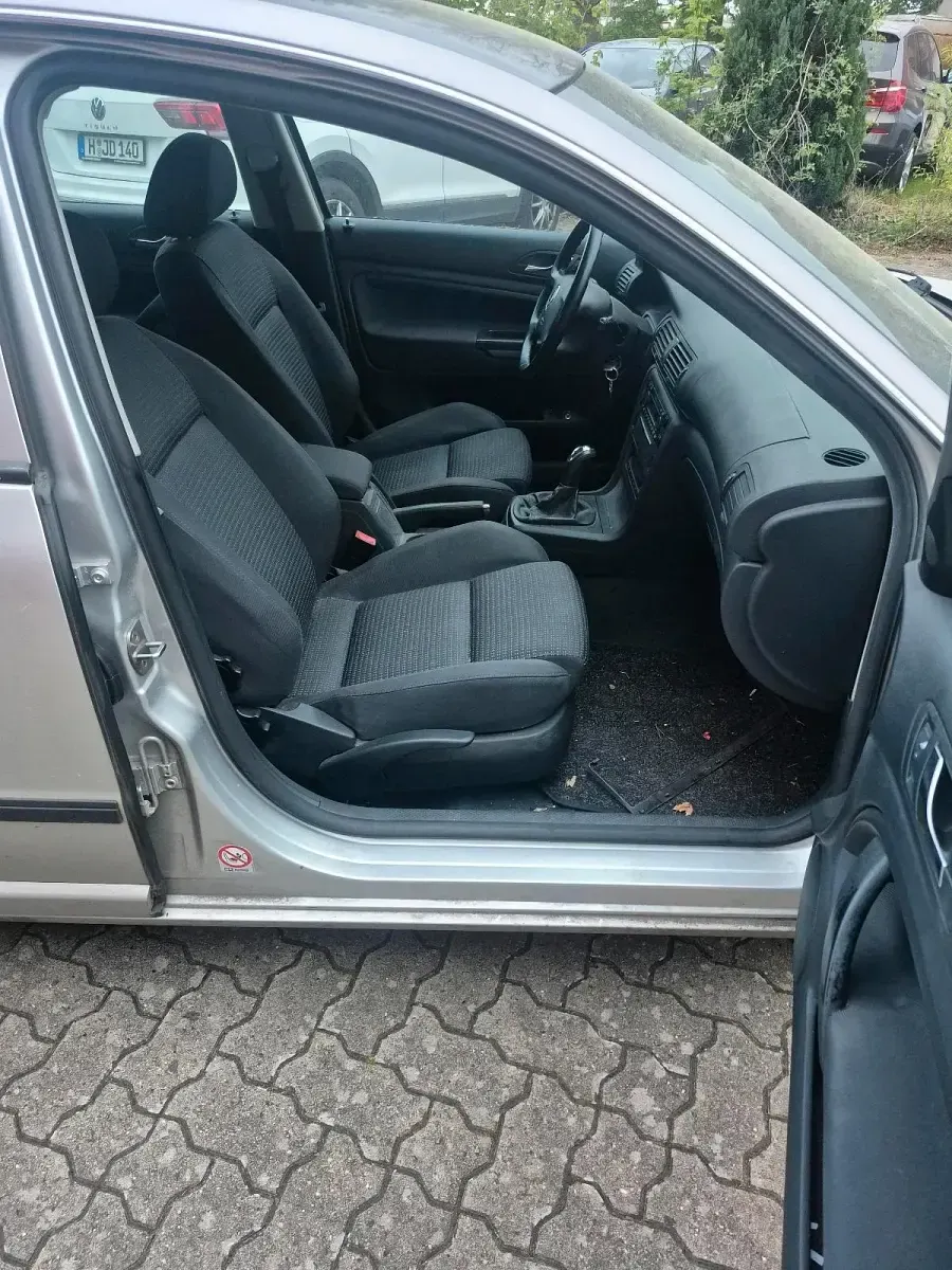 Brugt Skoda Superb 131 HK (96 kW) 2005 Sølv Sedan