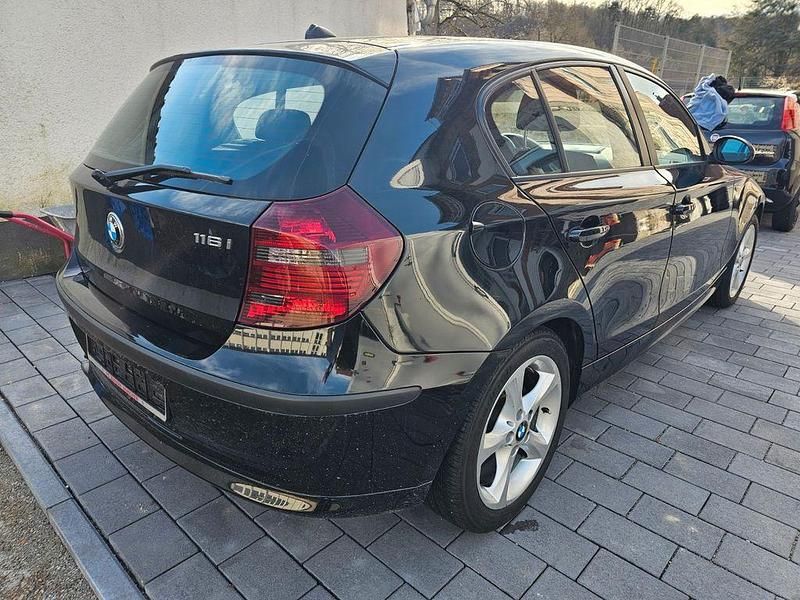 Schwarz Gebraucht 2007 BMW 116 Sport Line Kleinwagen | 2.950 € (Fairer Preis) - Bild 1/4