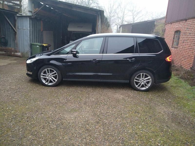 Gebraucht Ford Galaxy Titanium 150 PS (110 kW) 2017 Schwarz Van / Kleinbus