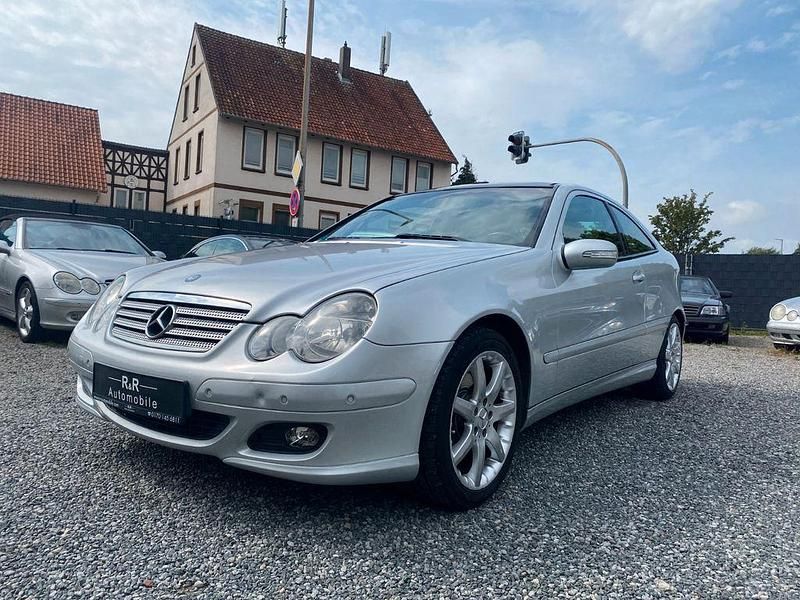 Silber Gebraucht 2004 Mercedes C320 Sport Coupé | 5.490 € (Fairer Preis) - Bild 1/4