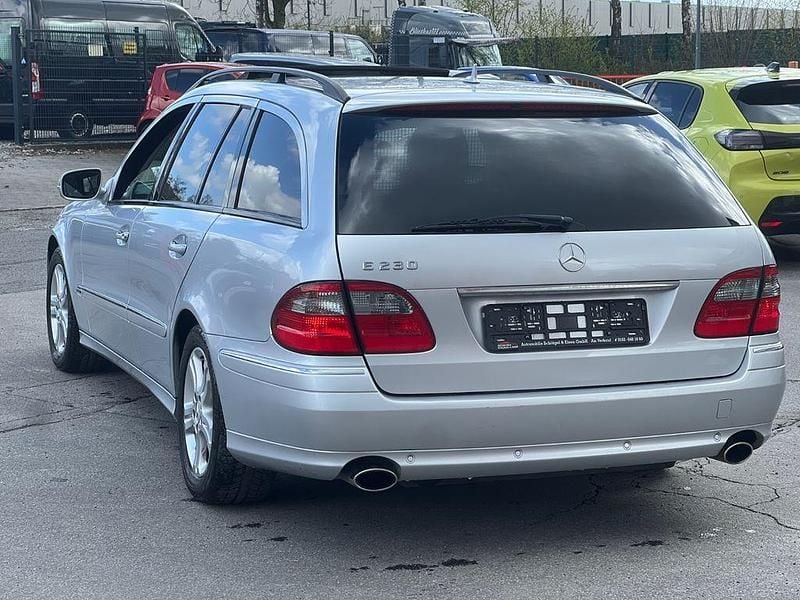 Gebraucht Mercedes E230 204 PS (150 kW) 2008 Silber Kombi