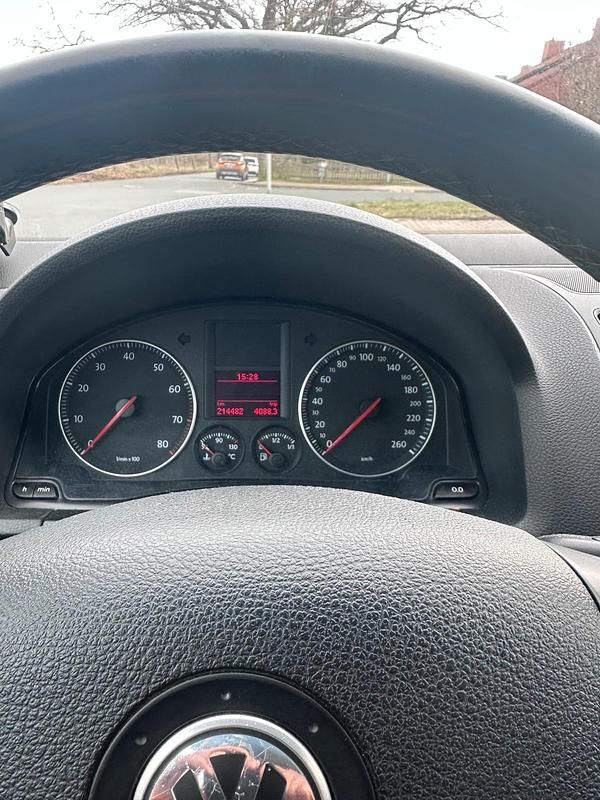 Gebraucht VW Golf V 101 PS (74 kW) 2004 Schwarz Kleinwagen