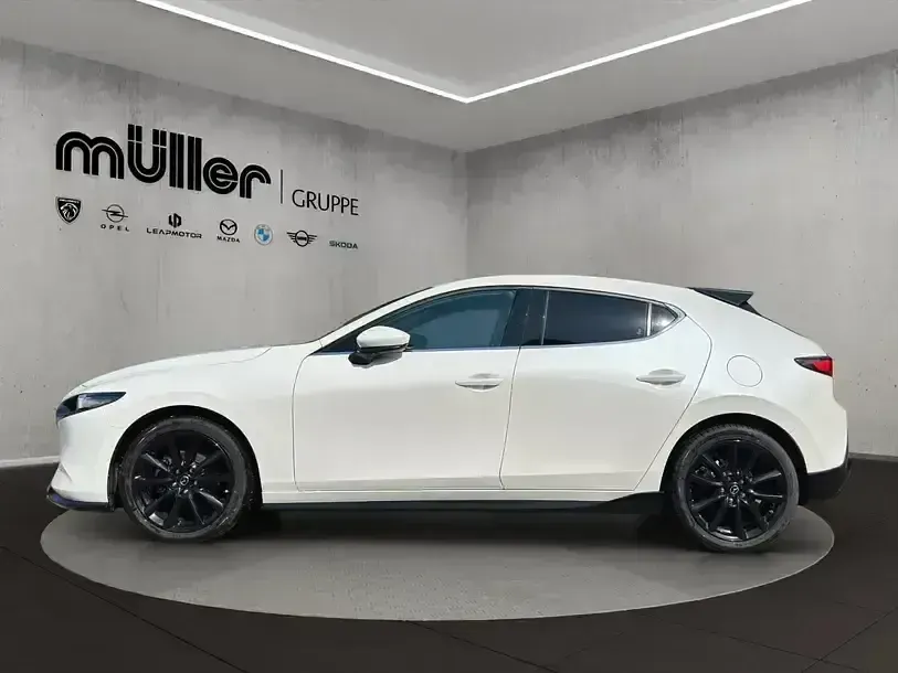 Gebraucht Mazda 3 Exclusive 186 PS (136 kW) 2023 Snowflake white pearl Limousine