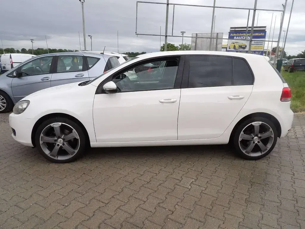 Gebraucht VW Golf VI Trendline 80 PS (58 kW) 2010 Candyweiß Kleinwagen