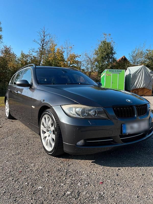 Grau Gebraucht 2007 BMW 335 Kombi | 10.500 € (Superpreis) - Bild 1/4