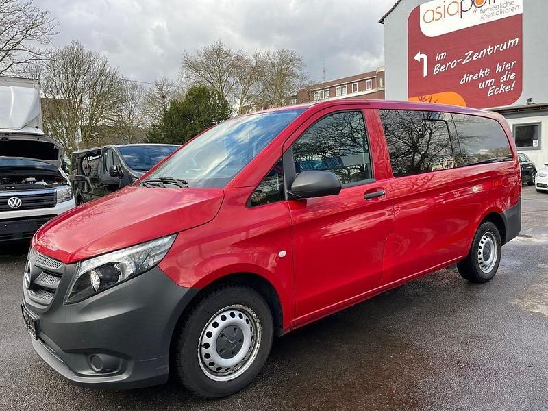 Rot Gebraucht 2018 Mercedes Vito Van / Kleinbus | 24.600 € (Etwas zu teuer) - Bild 1/4