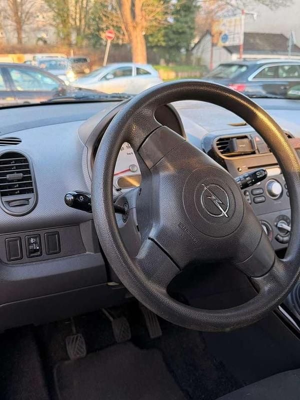 Gebraucht Opel Agila 65 PS (47 kW) 2010 Weiß Kleinwagen