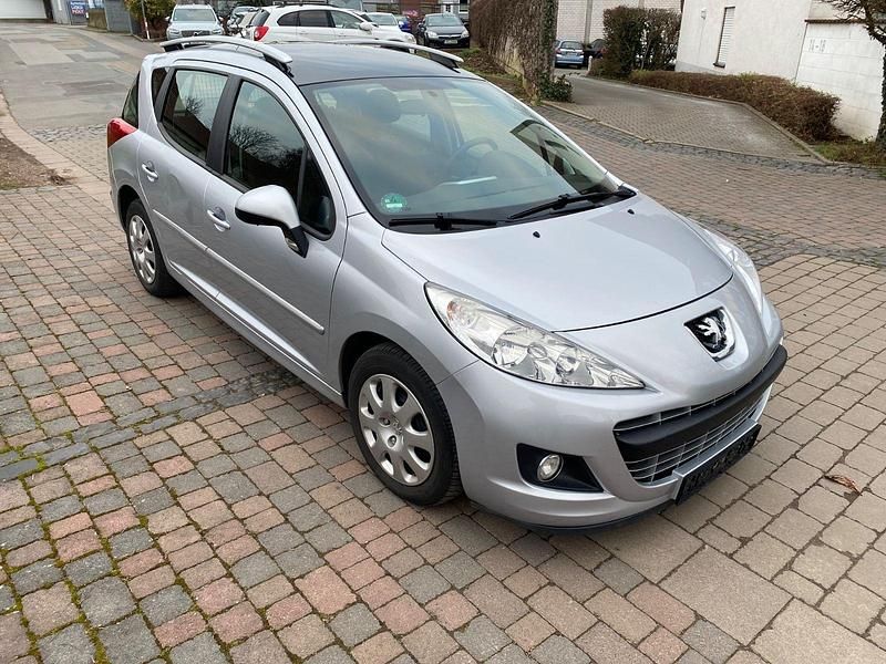 Gebraucht Peugeot 207 Tendance 73 PS (53 kW) 2012 Silber Kombi