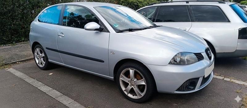 Silber Gebraucht 2007 Seat Ibiza Sport Limousine | 980 € (Guter Preis) - Bild 1/4