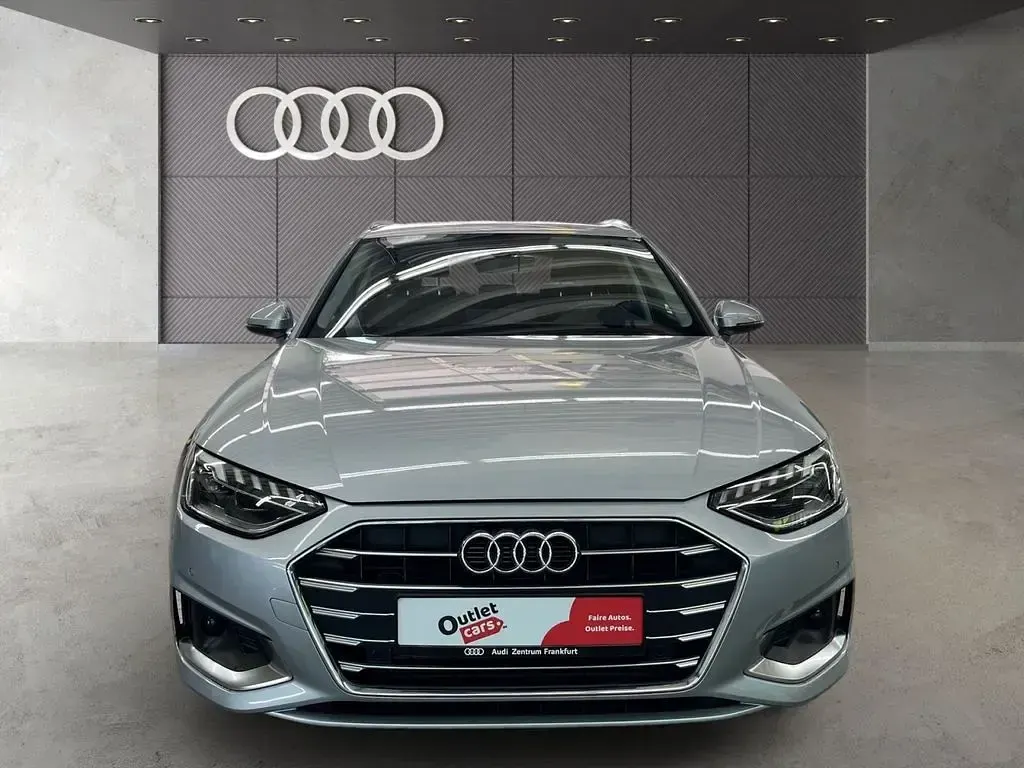 Gebraucht Audi A4 Advanced Plus 150 PS (110 kW) 2023 Florettsilber metallic Kombi