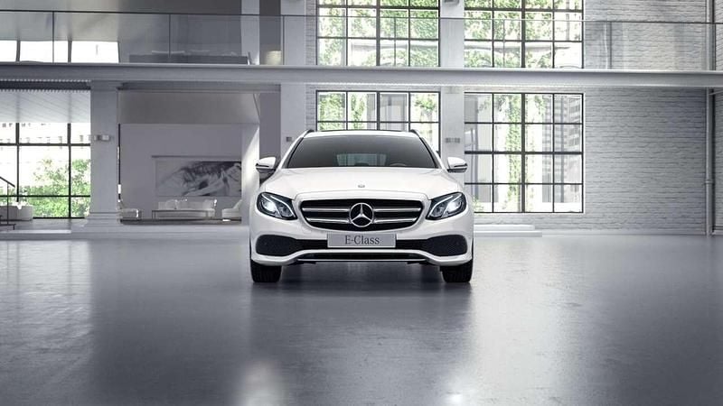 Gebraucht Mercedes E250 211 PS (155 kW) 2016 Unilack polarweiß Kombi