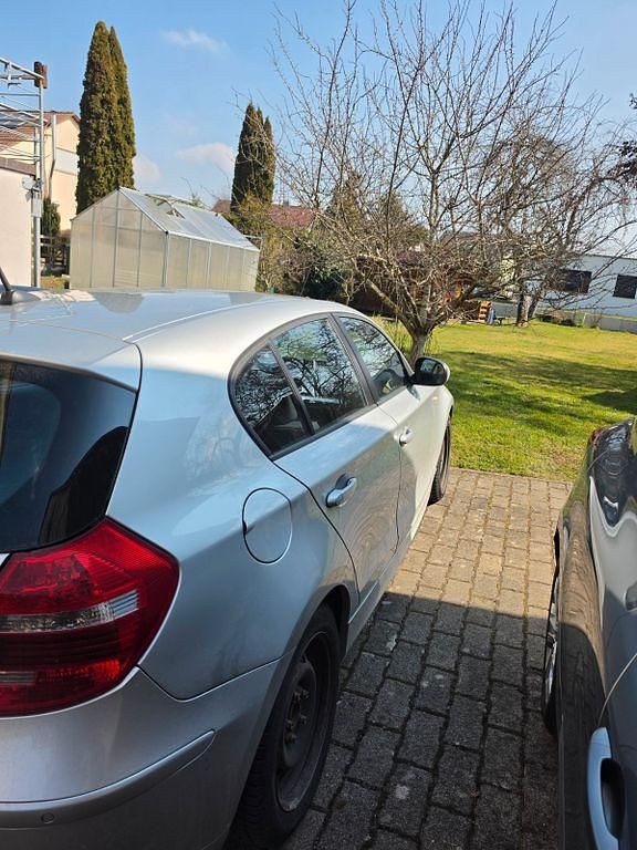 Gebraucht BMW 120 177 PS (130 kW) 2010 Silber Kleinwagen
