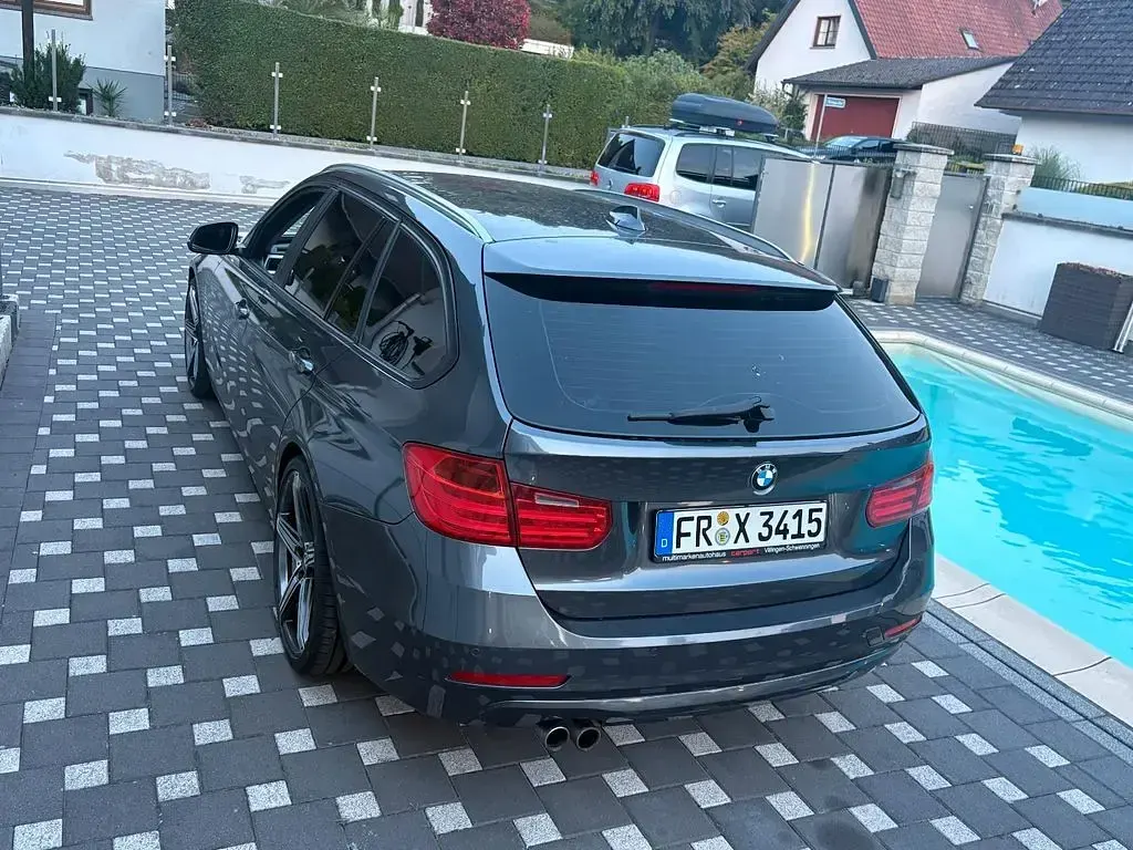 Gebraucht BMW 330 Sport Line 258 PS (189 kW) 2013 Grau Kombi