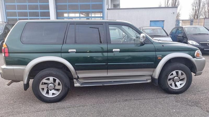 Gebraucht Mitsubishi Pajero 177 PS (130 kW) 2001 Grün SUV