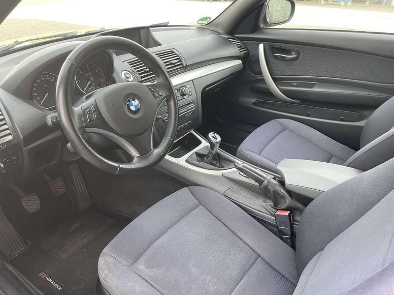 Gebraucht BMW 118 Cabriolet 143 PS (105 kW) 2010 Saphirschwarz Cabrio