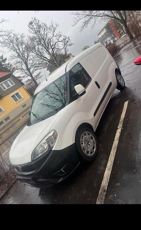Gebraucht Fiat Doblò 95 PS (69 kW) 2017 Weiß Van / Kleinbus